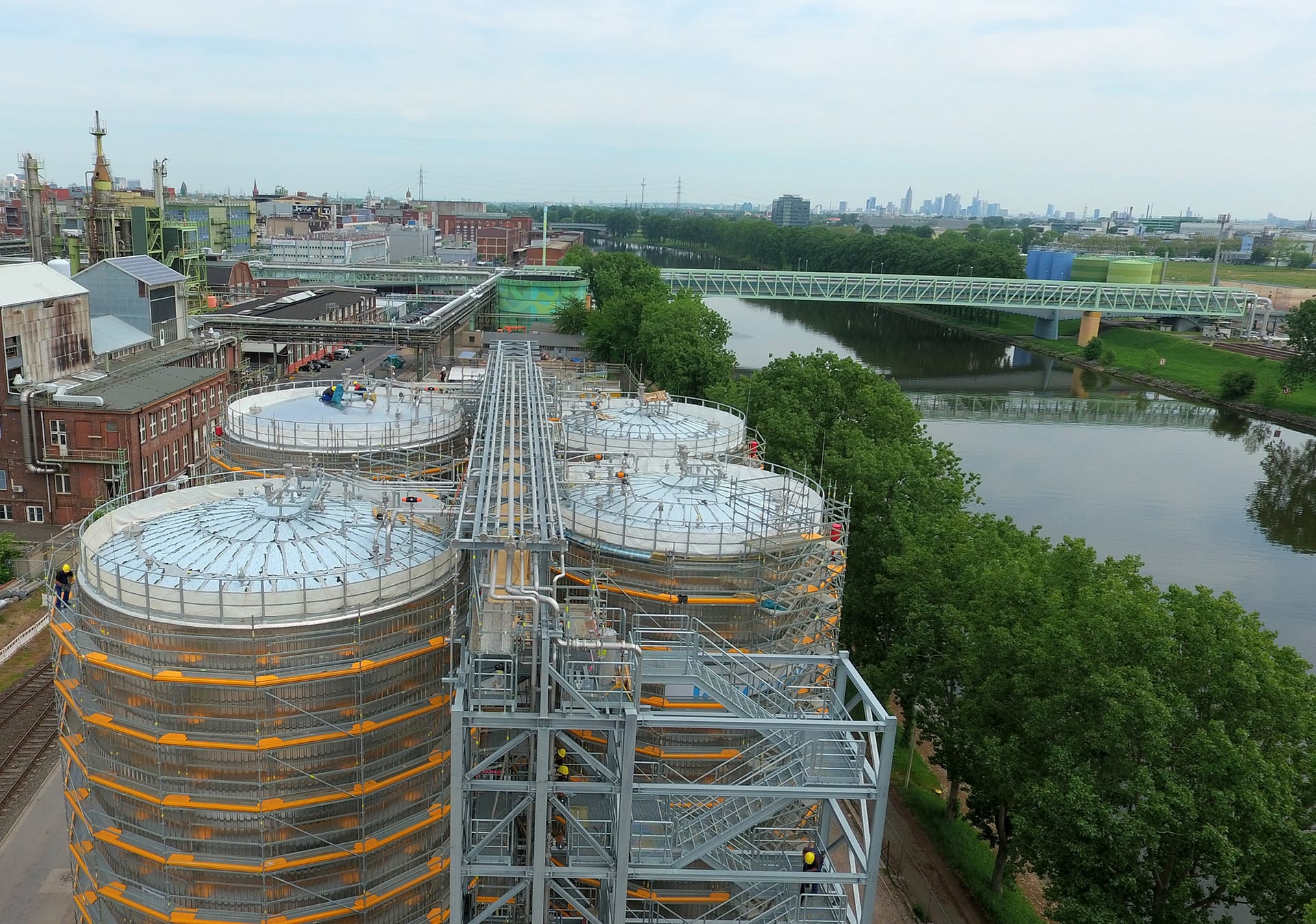 Großprojekt im Tanklagerbau – Rotan übernimmt Neubau und Umbau komplexer Tankstrukturen