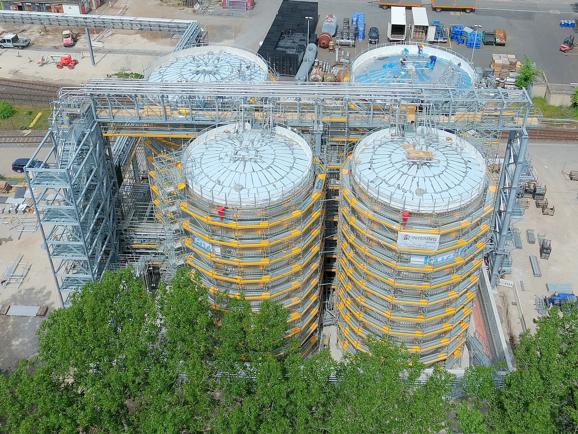Errichtung und Modernisierung industrieller Tanklager durch Rotan inklusive Planung und Umsetzung
